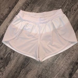 LuLuLemon shorts white/cream Sz. 6